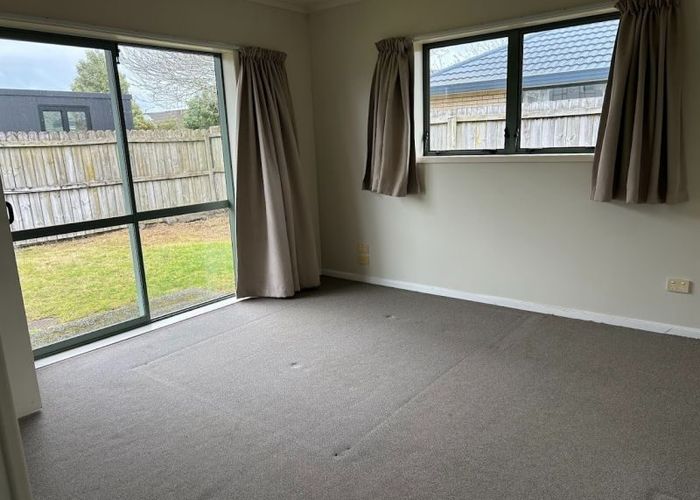  at 33 Pateke Dr, Takanini, Papakura, Auckland
