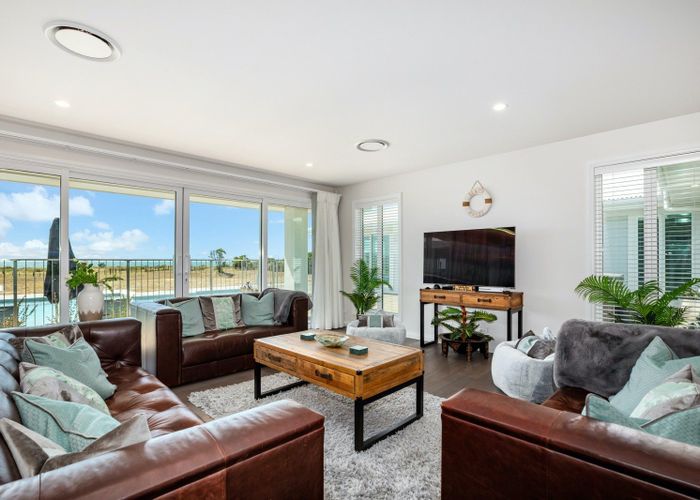  at 87 Rutherford Drive, Waikanae Beach, Kapiti Coast, Wellington