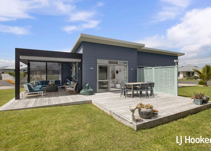  at 16 Reel Road, Athenree, Waihi Beach