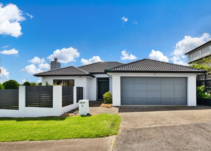  at 5 Phoenicia Court, The Gardens, Auckland