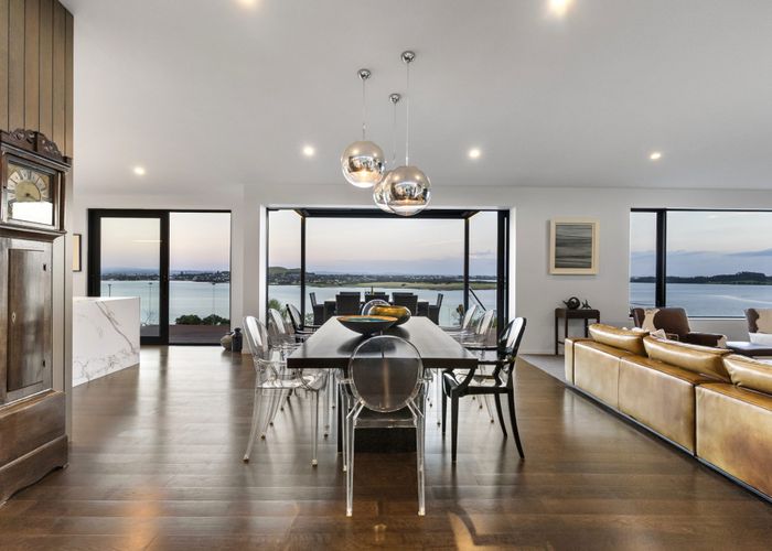  at 8 Saran Place, Hillsborough, Auckland City, Auckland