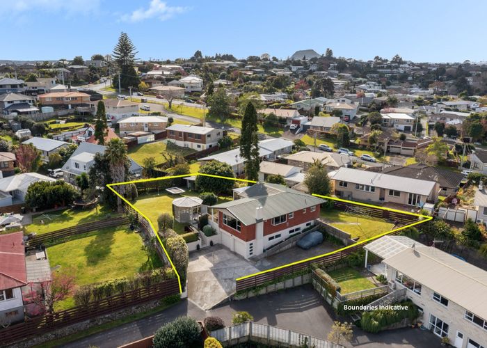  at 15 Warwick Place, Brookfield, Tauranga