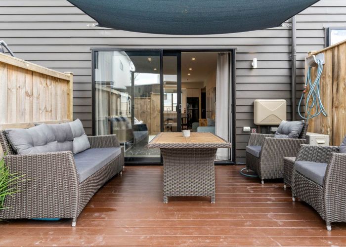  at 6/18 Kaimai Avenue, Massey, Waitakere City, Auckland