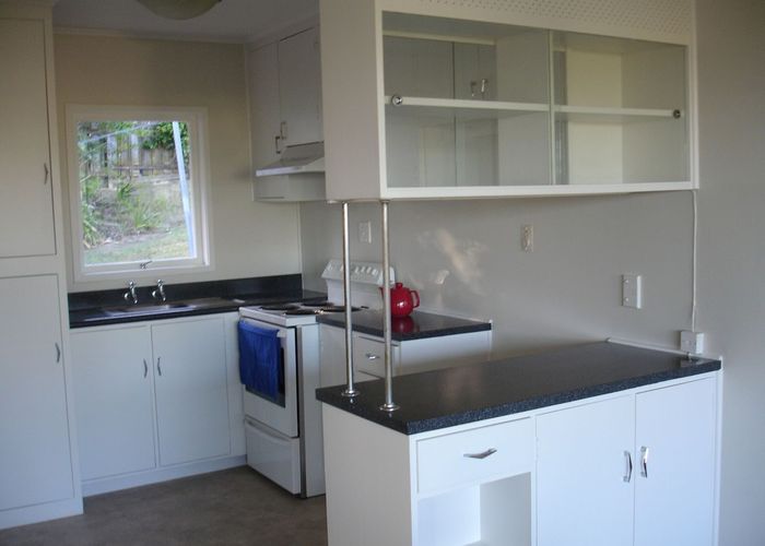  at 2/4 Dewsbury Terrace, Castor Bay, North Shore City, Auckland