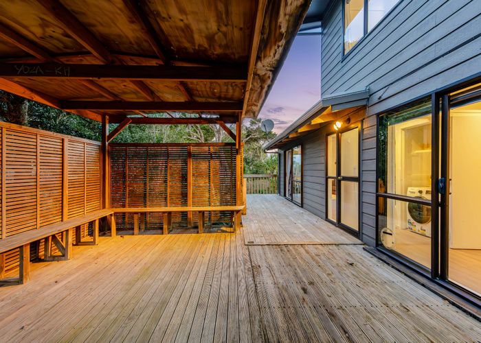 at 2/104 Ocean View Road, Northcote, North Shore City, Auckland