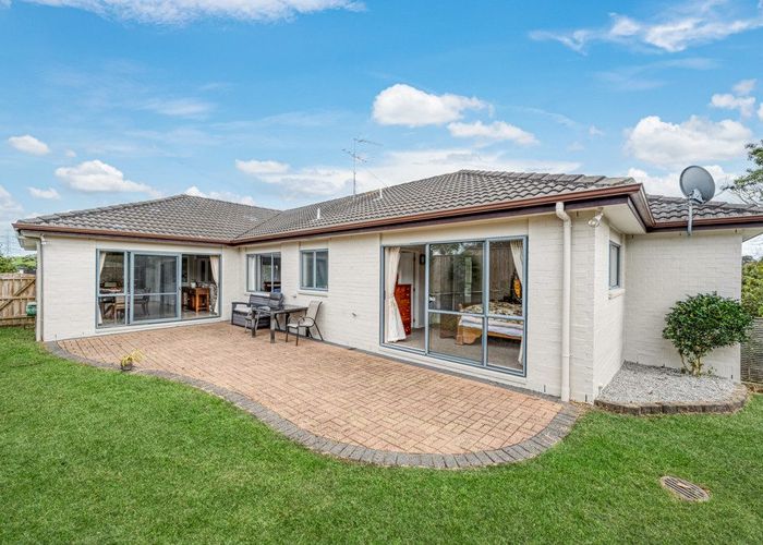  at 23 Corta Bella Place, Golflands, Auckland