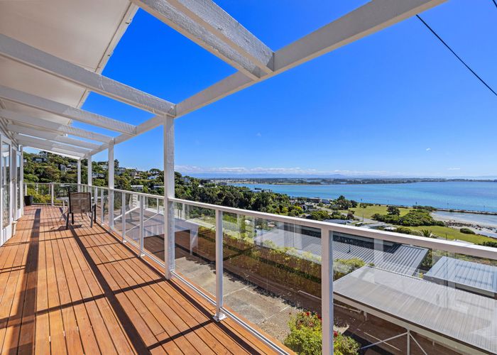  at 24 Maffeys Road, Mount Pleasant, Christchurch City, Canterbury