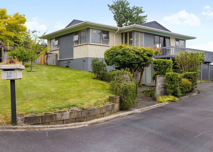  at 10 Hazelwood Avenue, Dinsdale, Hamilton