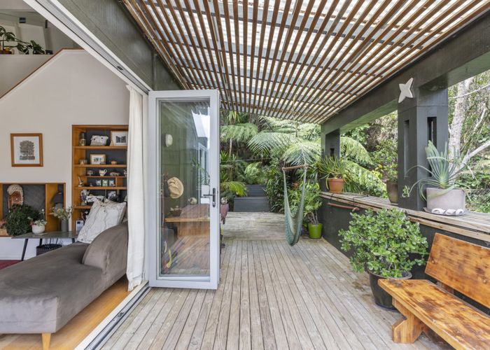  at 27 Ocean View Road, Huia, Auckland