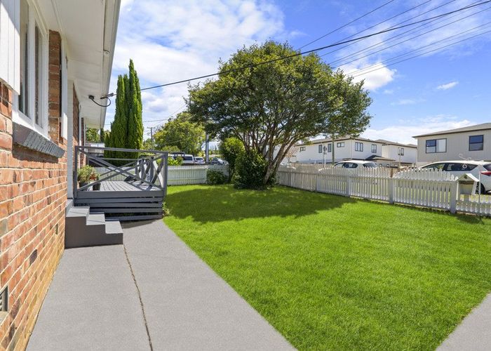  at 146 Seabrook Avenue, New Lynn, Waitakere City, Auckland