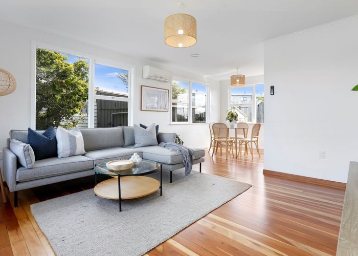  at 12 Fruitvale Road, New Lynn, Auckland