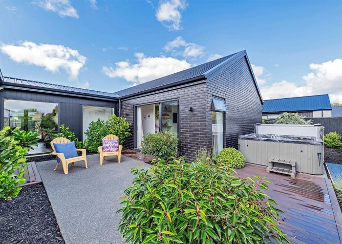  at 10 Kinnerton Lane, Casebrook, Christchurch