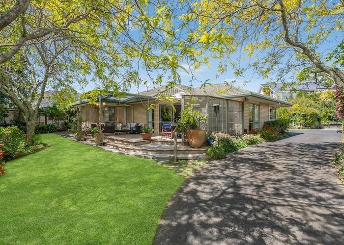  at 6 Araminta Place, Beachlands, Auckland