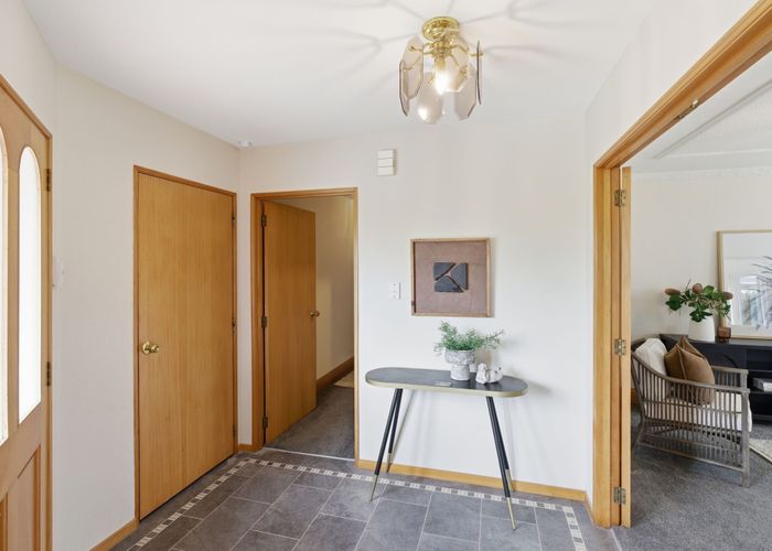  at 7 Broadfell Avenue, Avonhead, Christchurch City, Canterbury