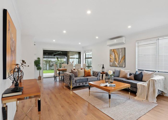  at 41  William Wallbank Crescent, Swanson, Waitakere City, Auckland