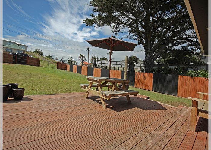  at 6 Dustin Street, Foxton Beach, Horowhenua, Manawatu / Whanganui