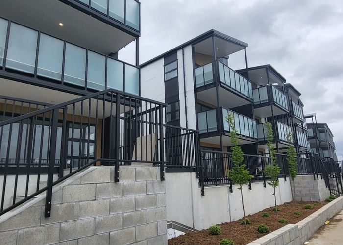  at 202/30 Shortfin Place, Flat Bush, Manukau City, Auckland