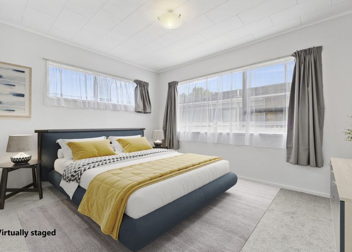  at 2 Sentosa Place, Clover Park, Auckland