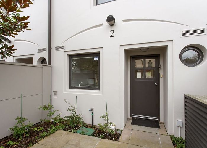  at 2/45 Chester Street West, City Centre, Christchurch City, Canterbury