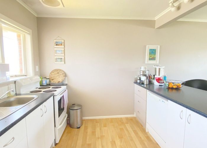  at 2/6 Corrella Road, Belmont, Auckland