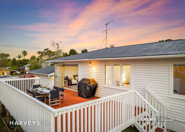  at 3 Lex Avenue, Green Bay, Auckland