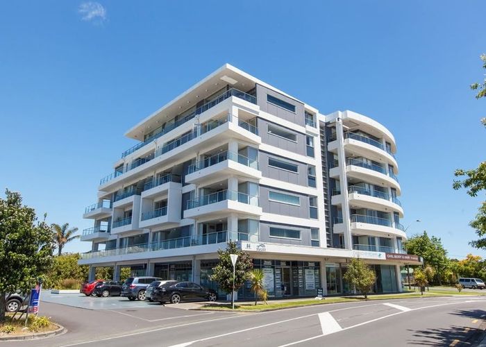  at 2D/84 Gunner Drive, Te Atatu Peninsula, Waitakere City, Auckland