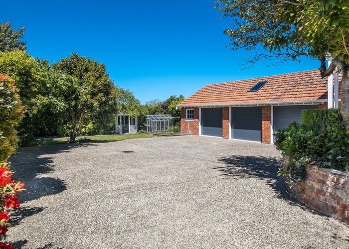 at 6 Ings Avenue, Saint Clair, Dunedin
