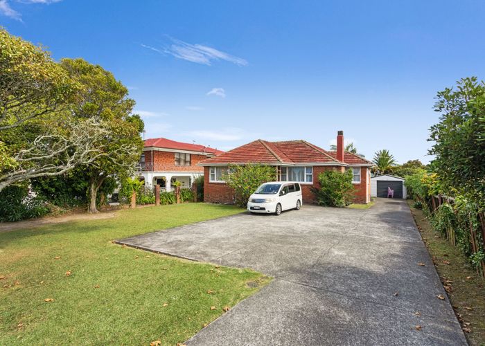  at 184 Great North Road, Glendene, Waitakere City, Auckland