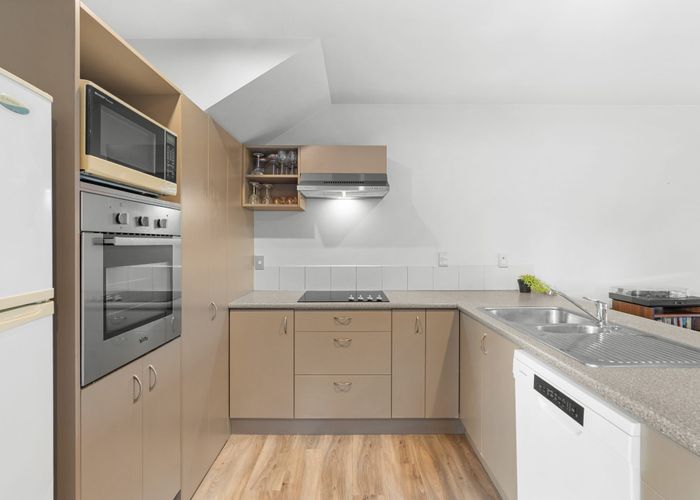  at 2/38 Brockworth Place, Riccarton, Christchurch