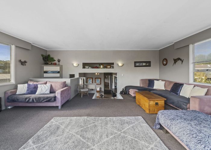  at 15 Banks Road, Kawakawa Bay, Manukau City, Auckland