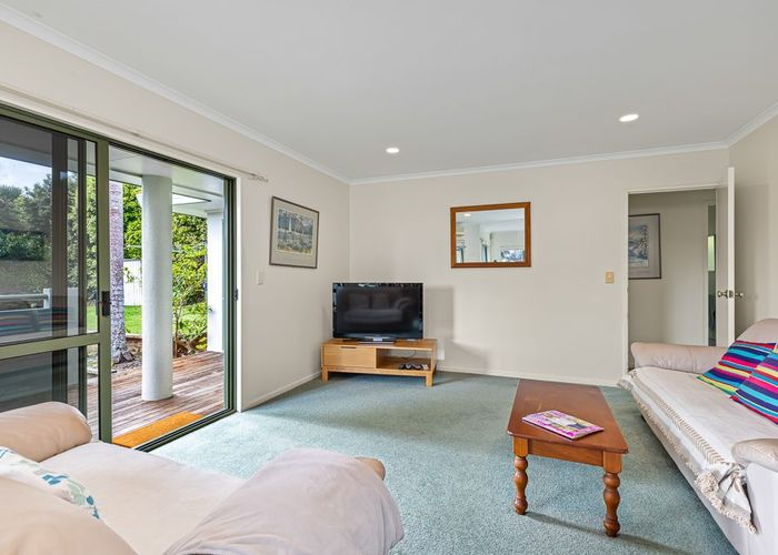  at 2/67 Arran Road, Browns Bay, North Shore City, Auckland
