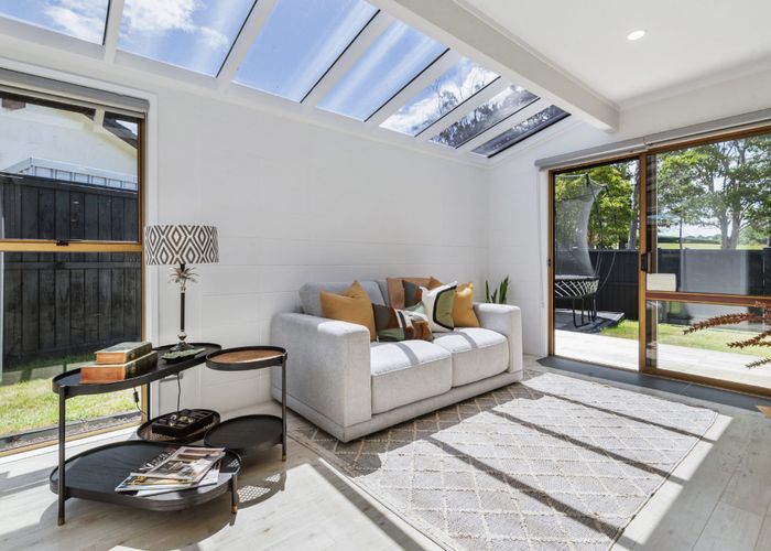  at 86 Becroft Drive, Forrest Hill, Auckland