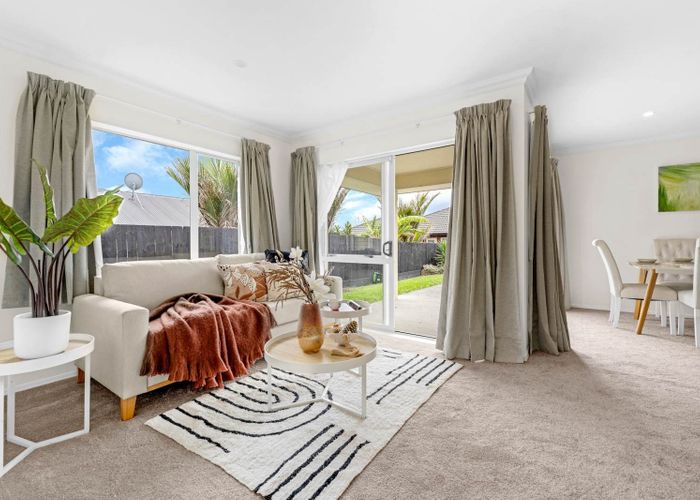  at 3 Lake Panorama Drive, Henderson, Waitakere City, Auckland