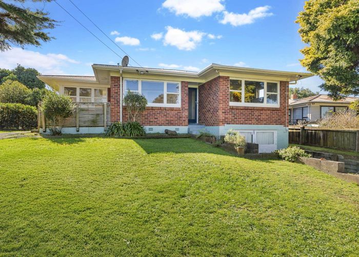  at 8 Kirton Crescent, Manurewa, Manukau City, Auckland