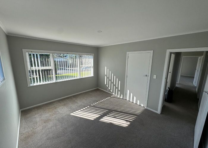  at 24 Stokes Avenue, Te Atatu Peninsula, Waitakere City, Auckland