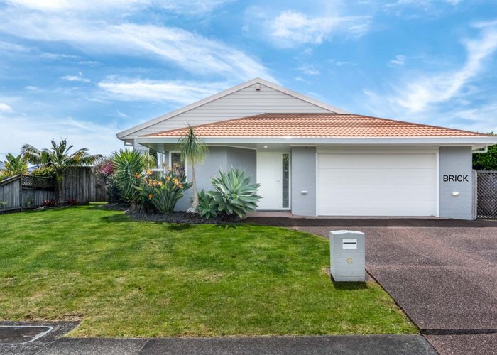  at 6 Bob Charles Drive, Golflands, Auckland