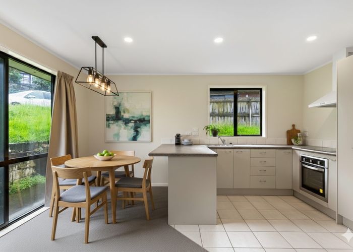  at 14 Dovey Place, Massey, Waitakere City, Auckland