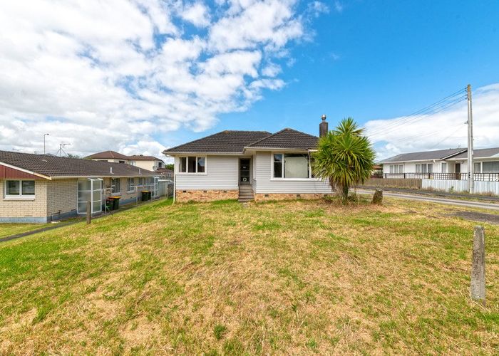  at 84 Buckland Road, Mangere East, Auckland