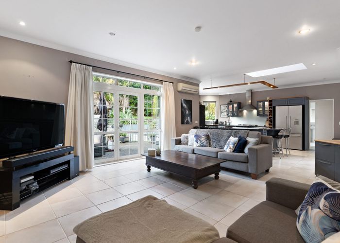  at 32 Oakford Park Crescent, Greenhithe, North Shore City, Auckland