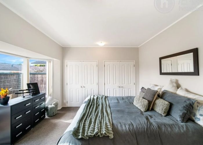  at 2/11 The Anchorage, Sunnyhills, Manukau City, Auckland