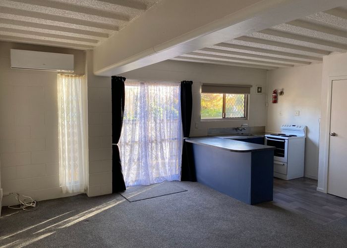  at 2/10 Wellington Street, Hamilton East, Hamilton, Waikato