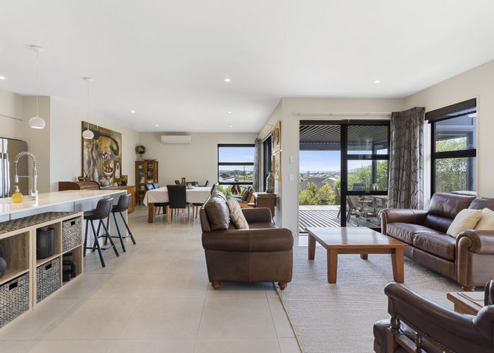  at 4 Mahutonga Avenue, Beachlands, Auckland