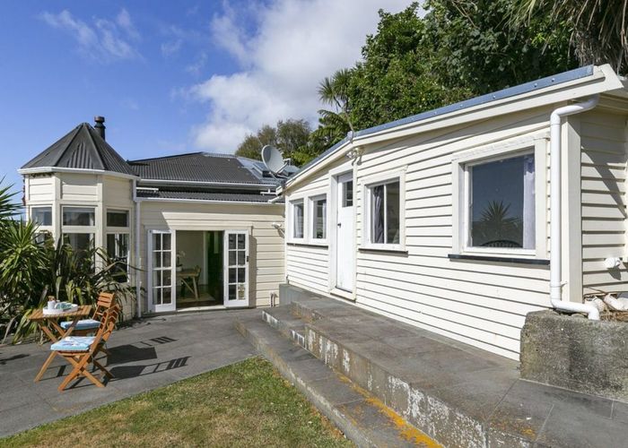  at 8 Thorby Street, Northland, Wellington