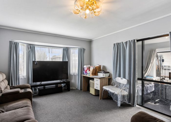  at 127 Maplesden Drive, Clendon Park, Auckland