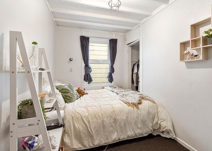  at 2/87 Rintoul Street (ONLY 2-weeks bond), Newtown, Wellington, Wellington