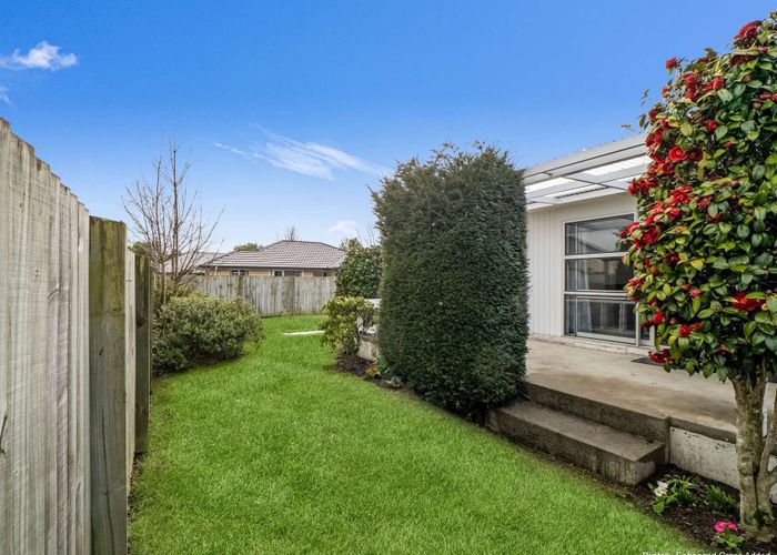  at 402 Yaldhurst Road, Russley, Christchurch City, Canterbury