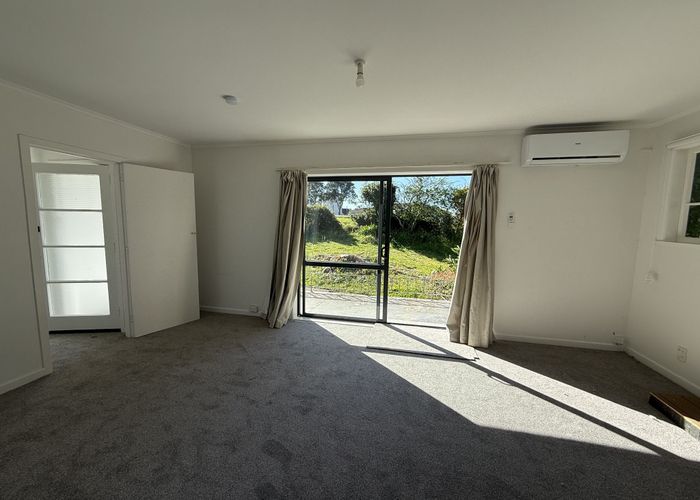  at 586 East Coast Road, Pinehill, North Shore City, Auckland