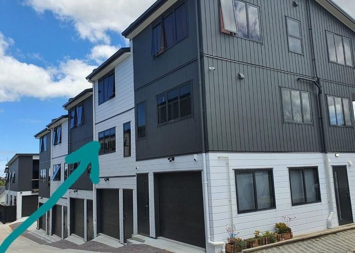  at 2/243 Mount Albert Road, Sandringham, Auckland City, Auckland