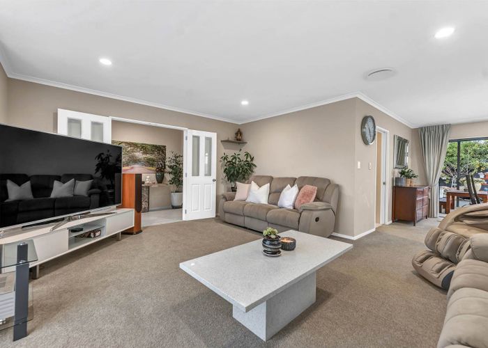  at 27 Maghera Drive, East Tamaki Heights, Manukau City, Auckland