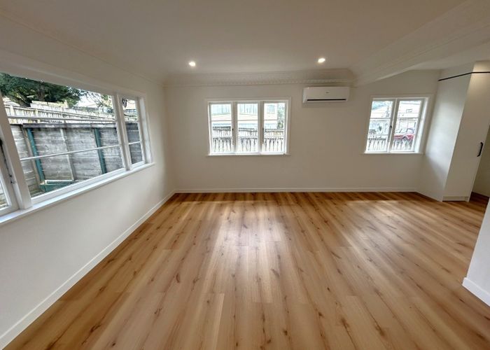  at 1/16 kaponga Crescent, New Lynn, Waitakere City, Auckland